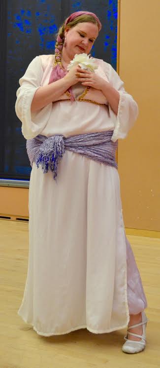 Amara bint Mara performing